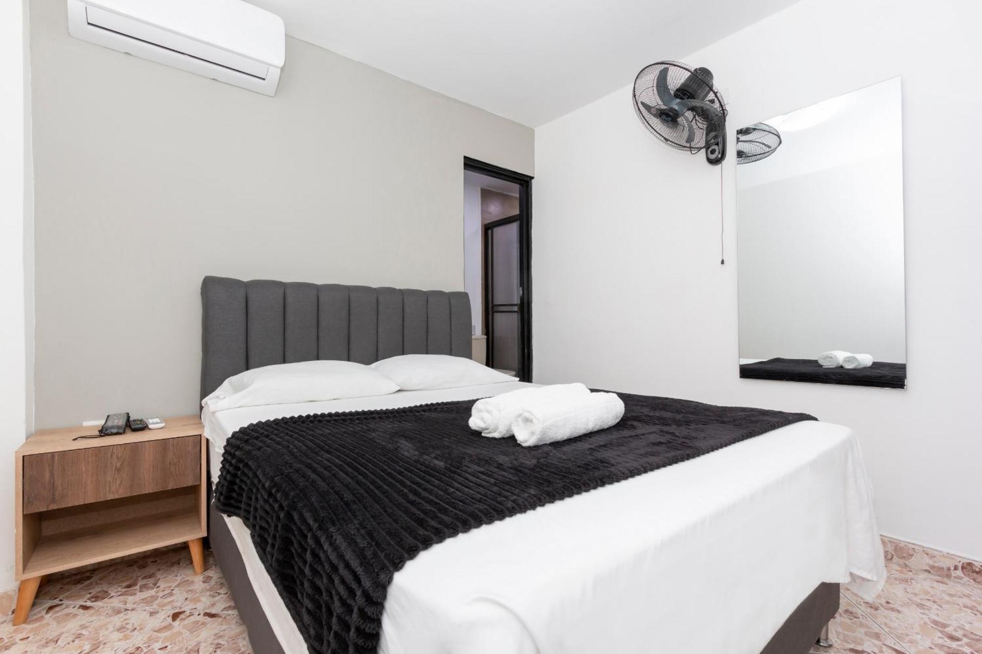 Hotel De Leon Estadio Меделин Екстериор снимка