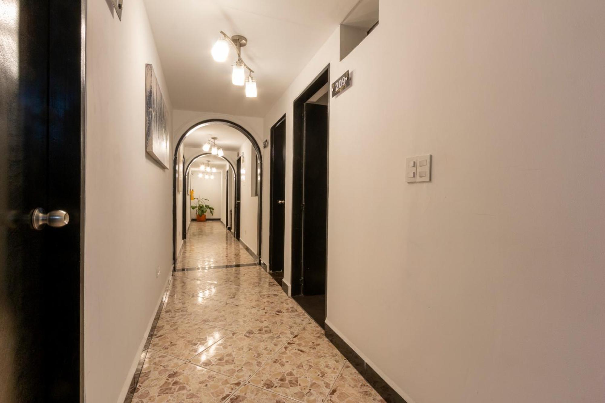 Hotel De Leon Estadio Меделин Екстериор снимка