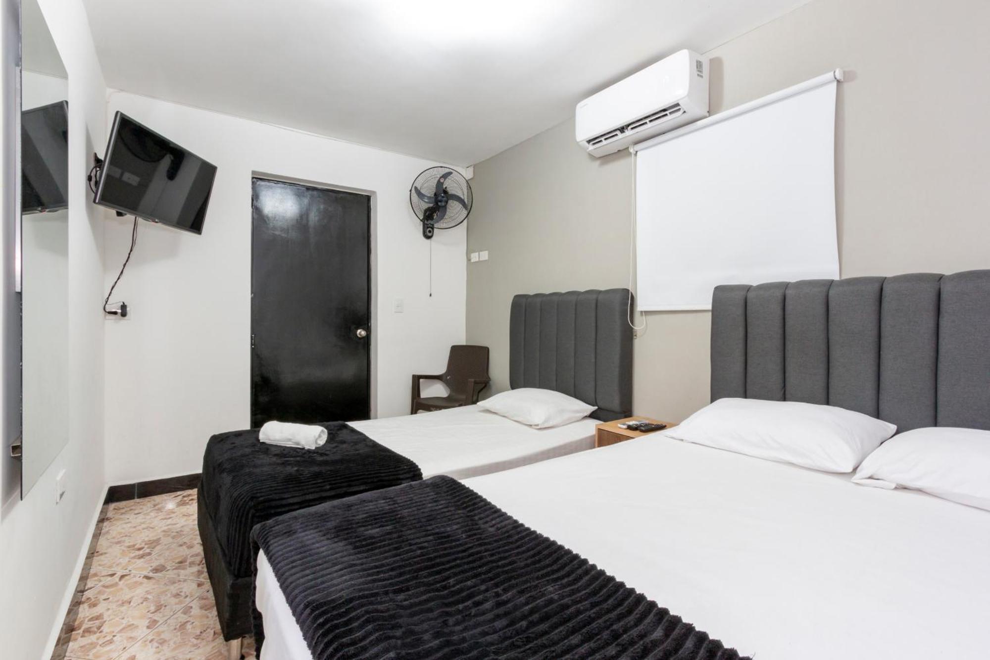 Hotel De Leon Estadio Меделин Екстериор снимка