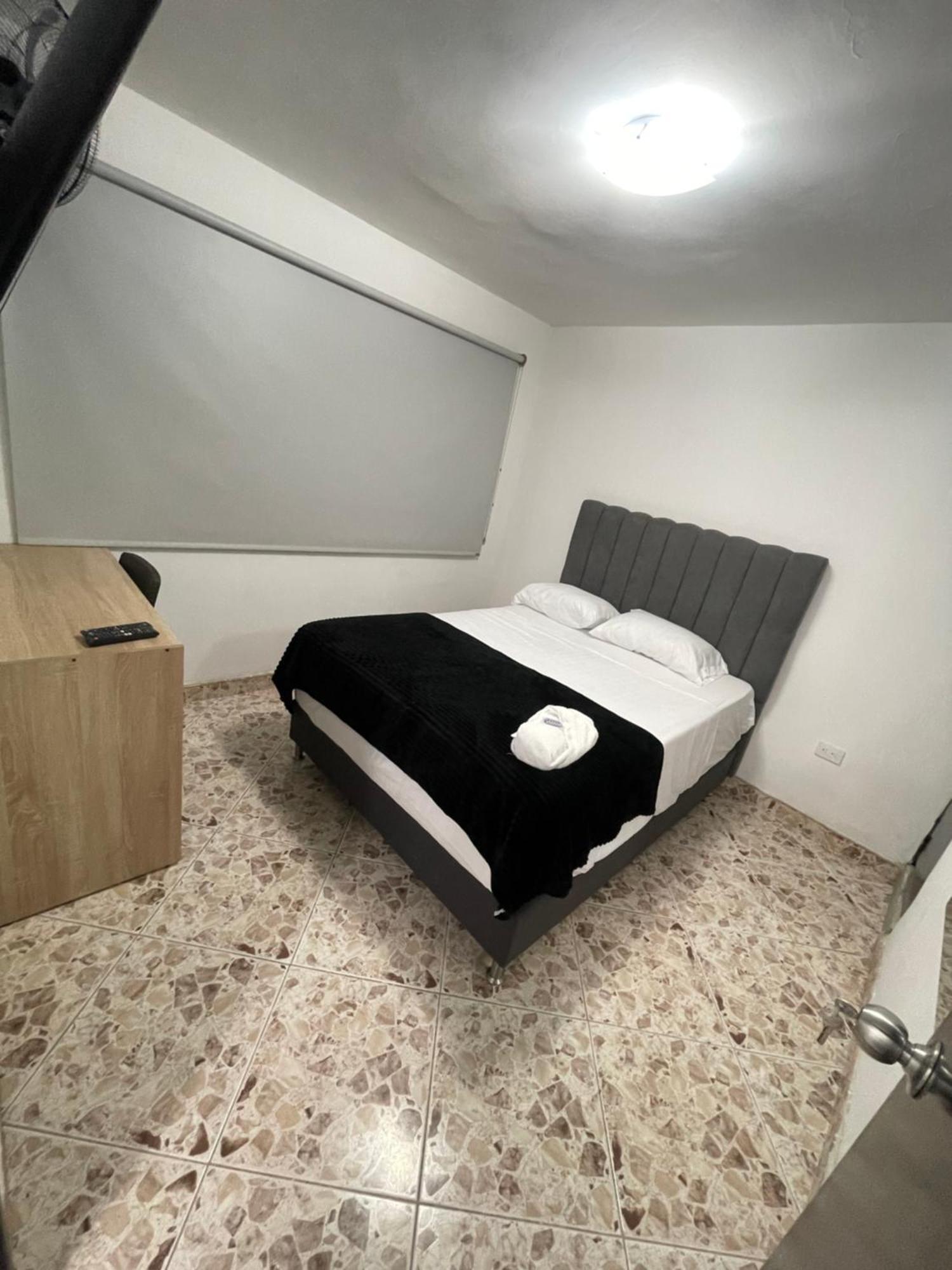 Hotel De Leon Estadio Меделин Екстериор снимка